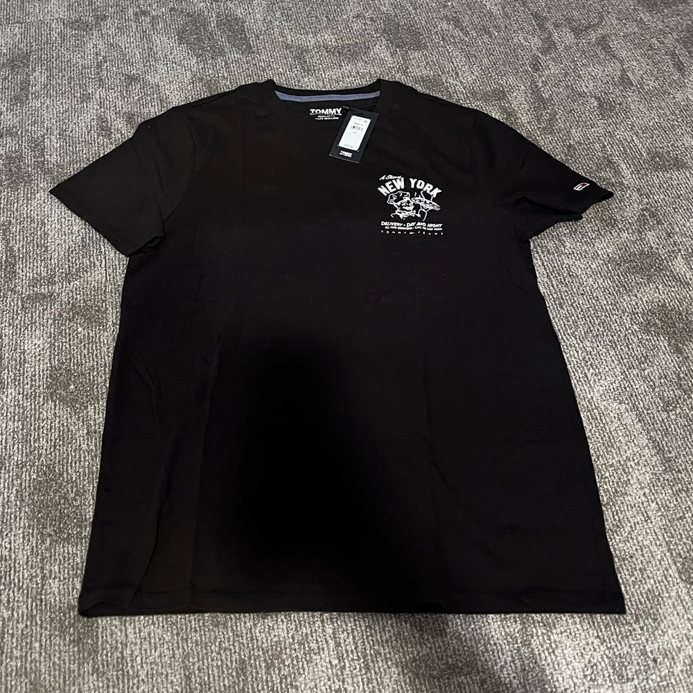Black Tommy Hilfiger pizza logo shirt